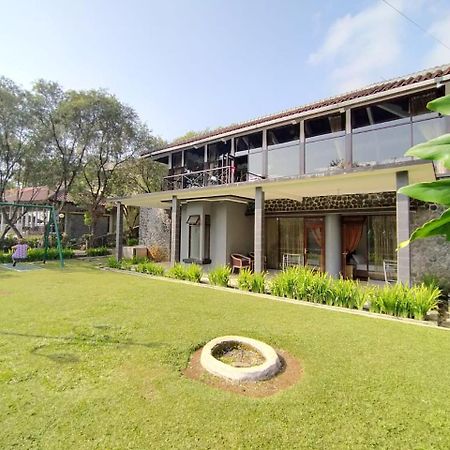 Villa Bukit Danau Lot 14 Cinengangirang المظهر الخارجي الصورة