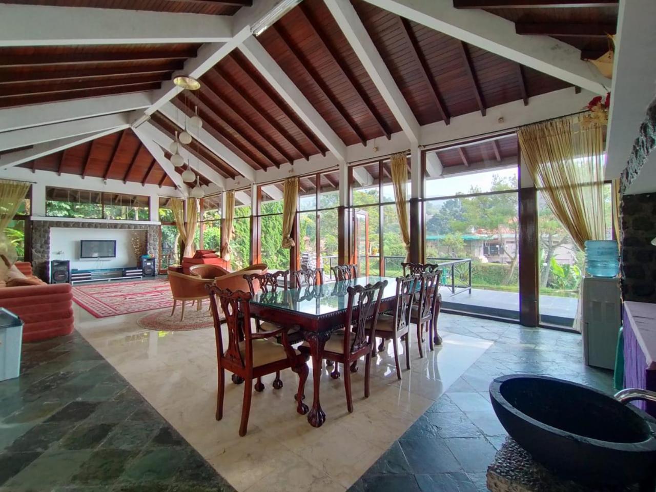 Villa Bukit Danau Lot 14 Cinengangirang المظهر الخارجي الصورة