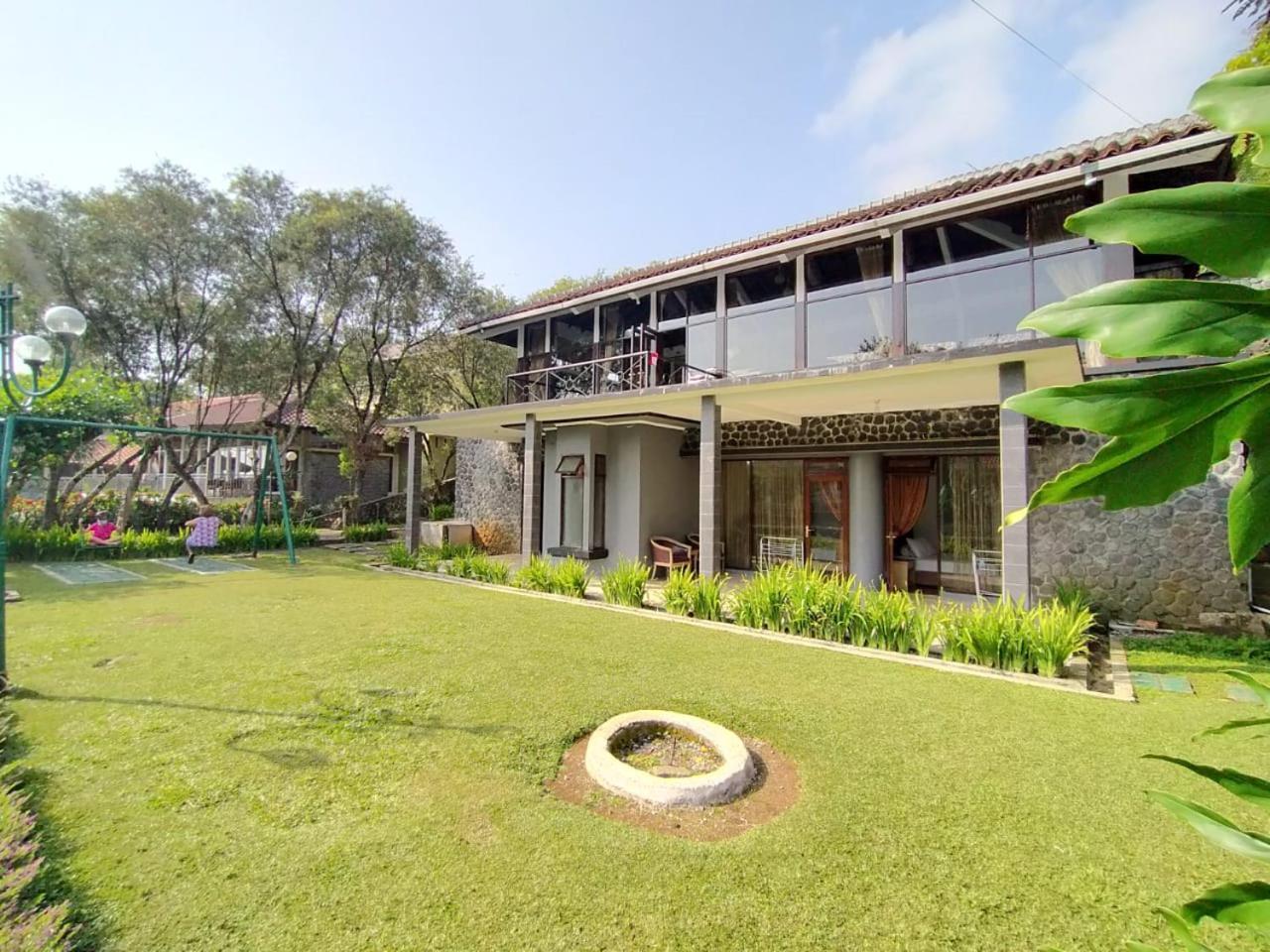 Villa Bukit Danau Lot 14 Cinengangirang المظهر الخارجي الصورة