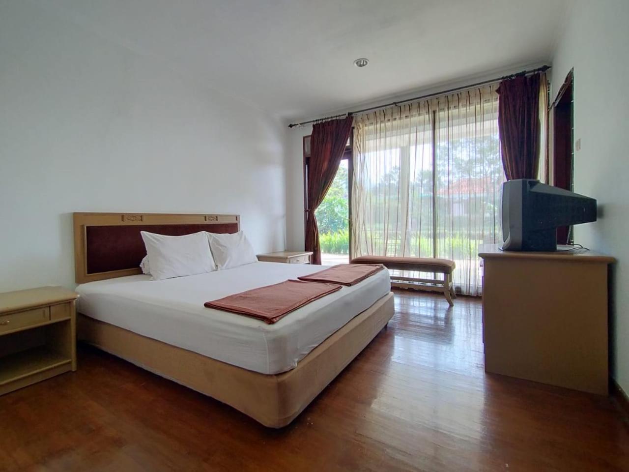 Villa Bukit Danau Lot 14 Cinengangirang المظهر الخارجي الصورة