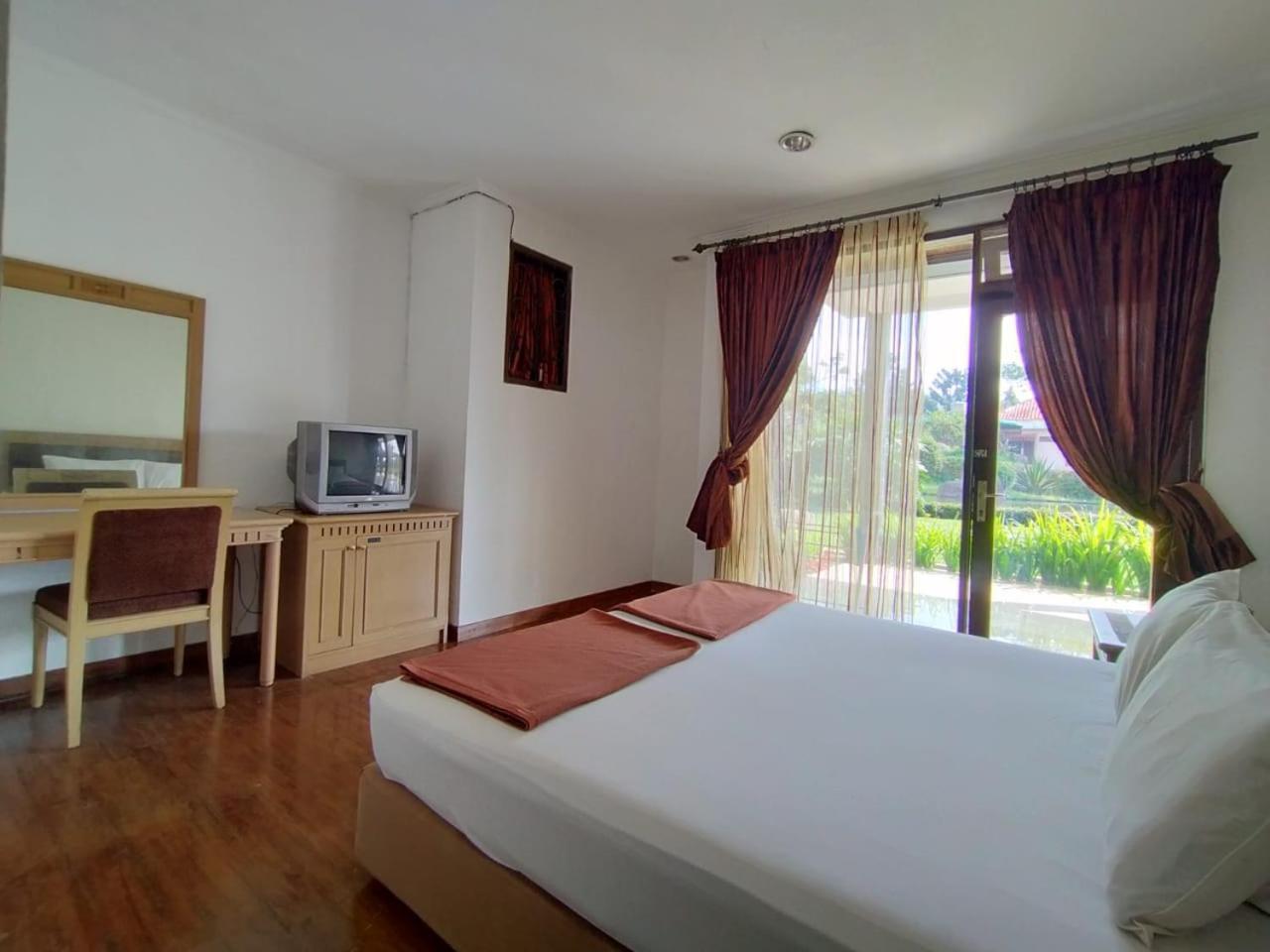 Villa Bukit Danau Lot 14 Cinengangirang المظهر الخارجي الصورة