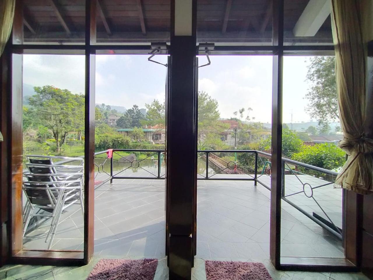 Villa Bukit Danau Lot 14 Cinengangirang المظهر الخارجي الصورة