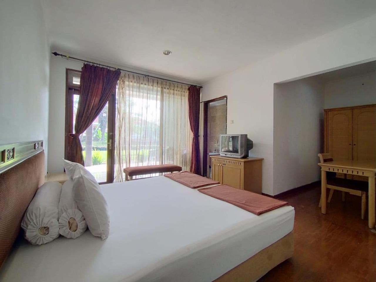 Villa Bukit Danau Lot 14 Cinengangirang المظهر الخارجي الصورة