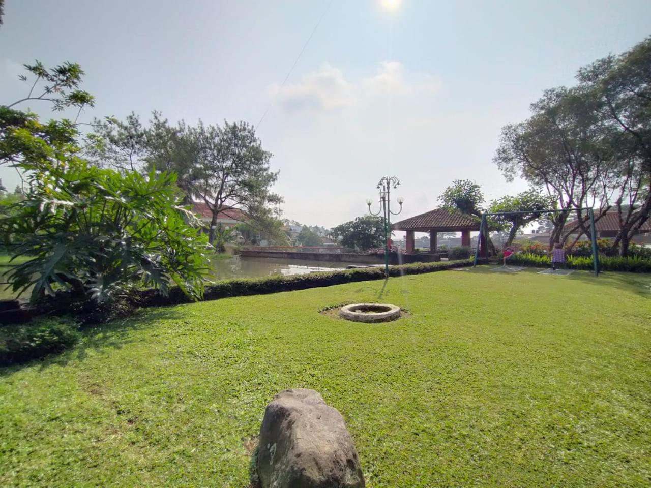 Villa Bukit Danau Lot 14 Cinengangirang المظهر الخارجي الصورة